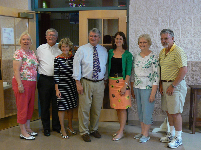 U.S. Deputy Assistant Secretary of State Robin Lerner receives a warm welcome at Epworth UMC, where she shared dinner and talked with international students. Shown are (l-r) Epworth UMC member Sue Sprague, Rehoboth commissioner Stan Mills, Rehoboth Beach-Dewey Beach Chamber of Commerce President/CEO Carol Everhart, Hugh Leahy, Lerner, Melonie Ettinger and Jim Blakeslee. BY TAGGART HOUCK