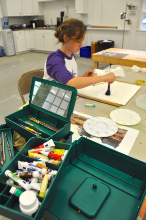 Heidi Knutsen participates in one of the many classes offered by Rehoboth Art League throughout the year. BY RON MACARTHUR