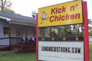 The Long Neck Kick n’ Chicken on Route 24 closed April 22 after two consecutive burglaries. MELISSA STEELE PHOTO