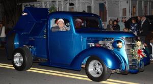 Jack Mitchell’s 1938 Chevrolet truck custom street rod has all the bells and whistles. The car won third place in the classic-car division.