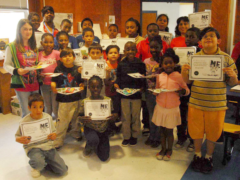 Shown standing in the back are (l-r) Di’Aja Stanley, Executive Director Bernice Edwards, Rakaii Hammond, Deontae Drummond, Lorenzo Weatherly, RogJenea Fisher, Sonia Torres and Deija Torres. In the second row are Tiffany Kersic, MaRyah Hagans, Zhyann Curtis, Dionicio Torres, Paul Charlot and Jamier Bailey. In the front row are Jaime De La Cruz, Travis Kersic, Angel De La Cruz, Brendon Joseph, Jamiah Eley, Sakari Stanley and Brandon Belmontez. Kneeling are Justin Espinal and Shaniqua Jones. BY STEVEN BILLUPS