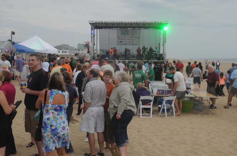Dewey holds End of Season Beach Party Cape Gazette