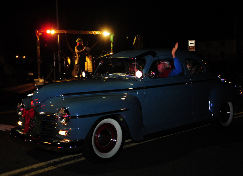 Lewes Christmas Parade brings Santa to town Cape Gazette