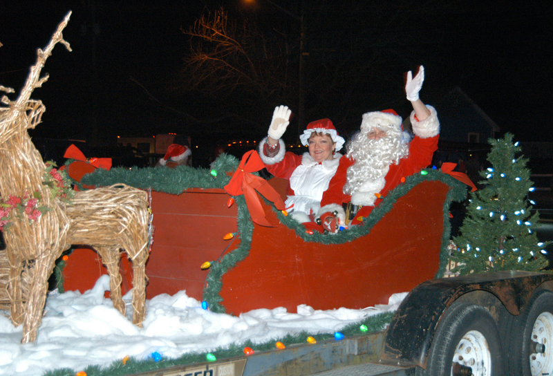 Millsboro De Christmas Parade 2022 Santa Comes To Town In Millsboro Christmas Parade | Cape Gazette