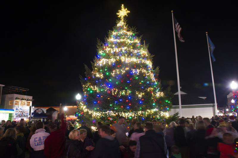 Rehoboth Beach lights the Christmas tree Cape Gazette