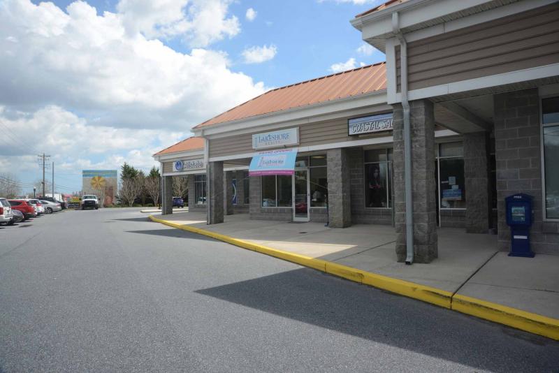 LakeShore Realty cuts ribbon Cape Gazette