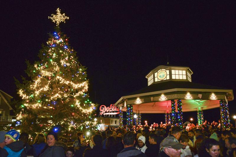 Rehoboth Beach Christmas Tree Lighting 2022 Rehoboth Beach Tree Lighting Draws Thousands | Cape Gazette