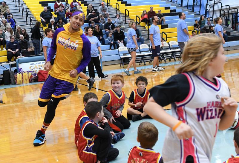 Harlem Wizards let go on the courts in Lyndhurst
