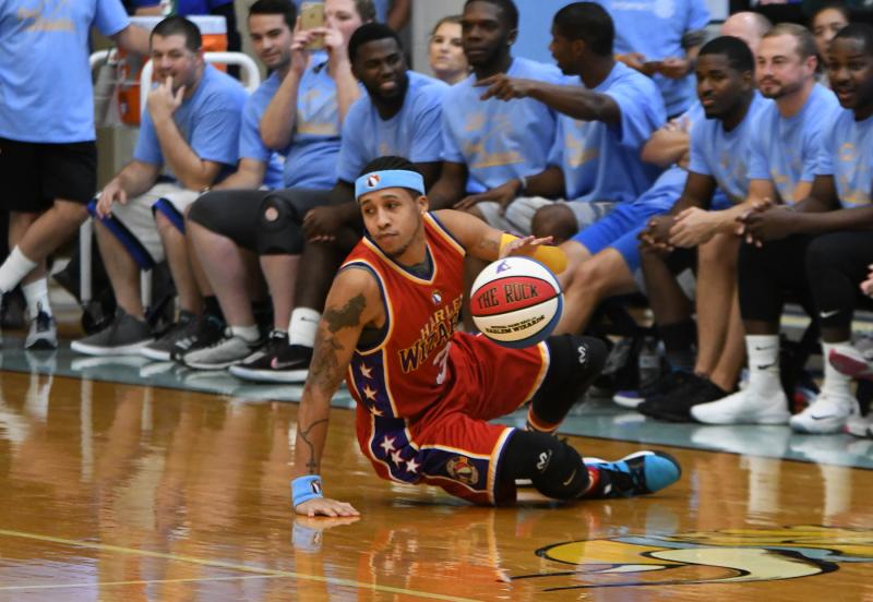 Harlem Wizards let go on the courts in Lyndhurst