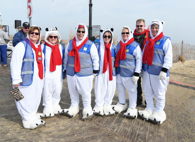 The Leasure Point crew are (l-r) Michele Klippert, Cheryl Miller, Nancy Pezzino, Kaitlyn Miller, Janet Fowler, Steve Miller and Lorna Wohl. DAN COOK PHOTO