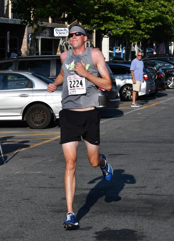 Matt Dennish of York, Pa., finishes second in 17:05.