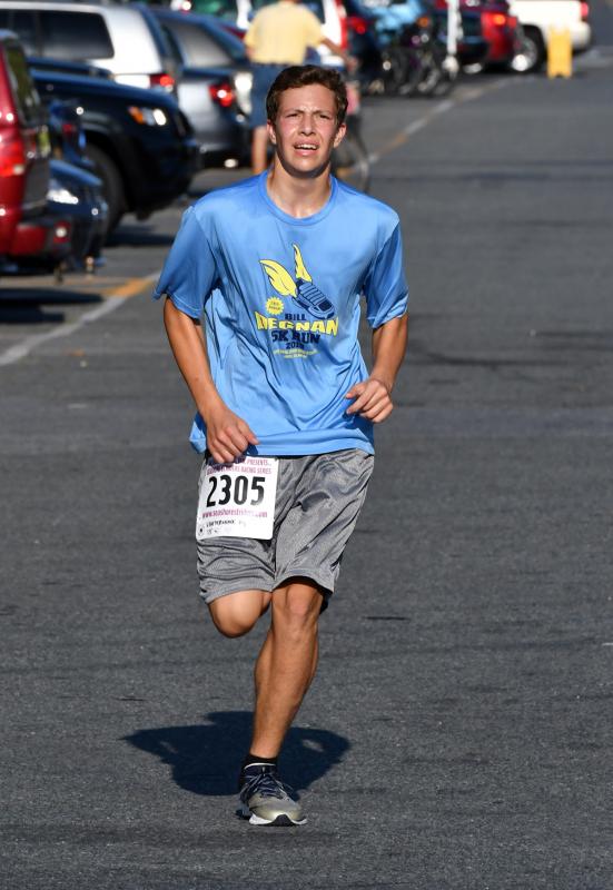 Aydan Vanderwende of Bridgeville places 22nd with a time of 21:20.