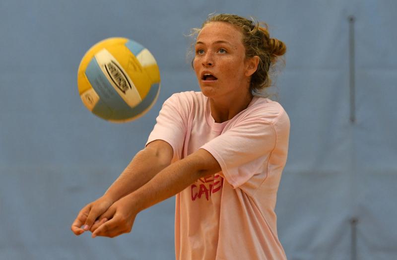 Vikings junior outside hitter Jocelyn Leach bumps a dig.