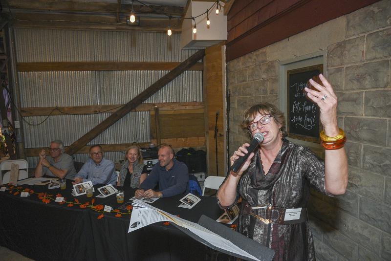Milton Historical Society Director Mary Knight welcomes the judges and the crowd for the event. With emcee Bob Yesbek, (l-r) celebrity judges include Radio Rehoboth’s general manager and host of Daybreak Jeff Balk, Cape Gazette Food Writer Denise Clemons and Mark Leishear from WABC.
