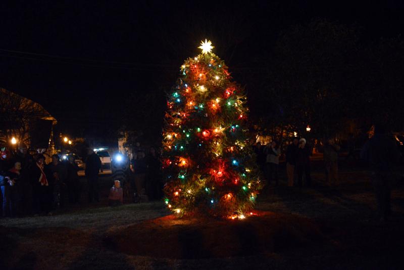 Milton lights its Christmas tree Cape Gazette