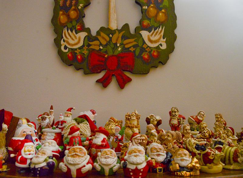 When, what to my wondering eyes should appear,
But a minature sleigh, and eight tiny rein-deer,
With a little old driver, so lively and quick,