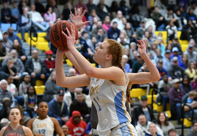 Morgan Mahoney goes in strong to the basket.