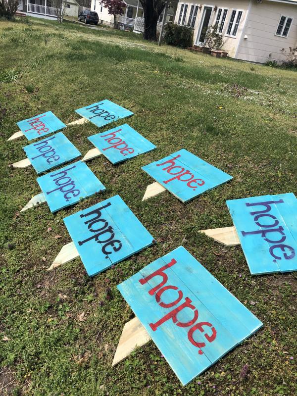 Milton family paints signs of hope | Cape Gazette