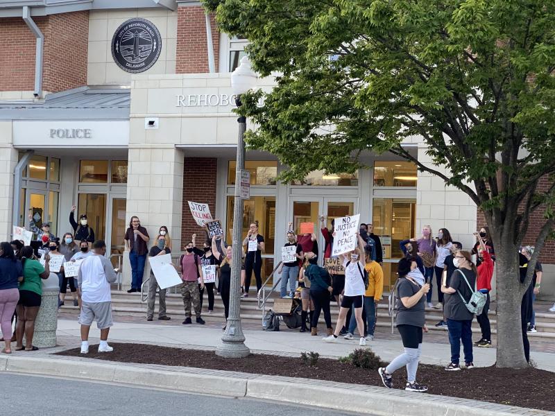 By 8 p.m., protesters had marched to City Hall where they continued to chant and call for social justice. LAURA RITTER PHOTO