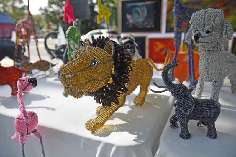 Philadelphia-based artist Asante Sana makes these pieces from beads and wires. She also offers original artwork.