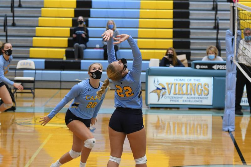 Megan Smith with the reverse no-look assist.