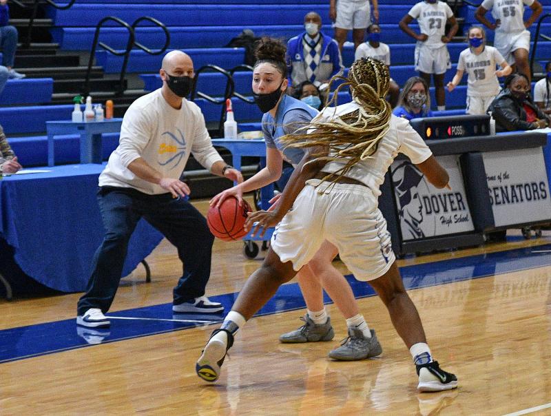 The French Connection, Julia Saleur, handles the pressure in the last few seconds.