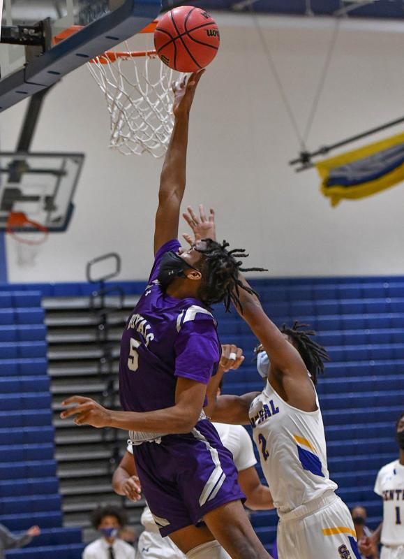 Loubens Fleurima puts one in for the Royals.