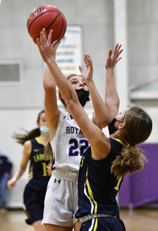 Royals sophomore Maggie Kwiatkowski goes up in the paint.