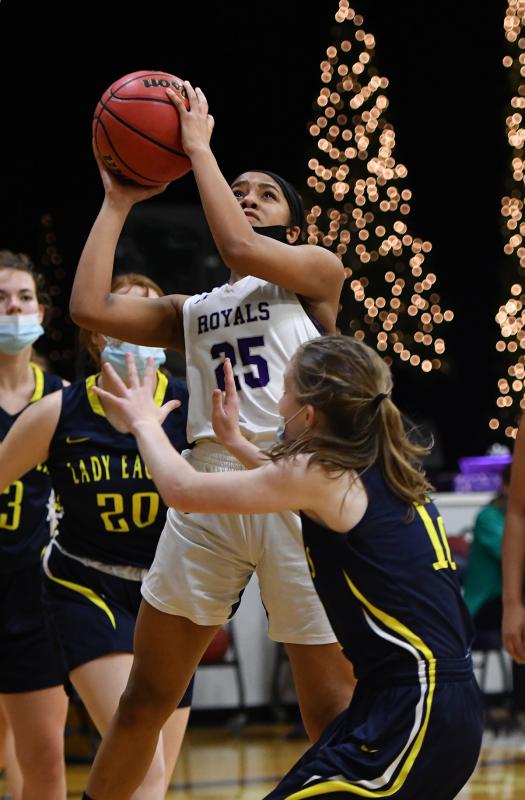 It’s beginning to look a lot like a shot by Royals guard Mia Elliott.
