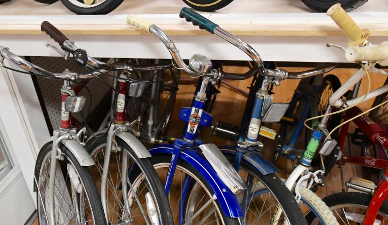 Western Flyer bicycles were extremely popular up until the late 1990s, when production was stopped. Western Flyers also included tricycles, pedal cars, roller skates, scooters and wagons. Today, older models are highly collectible.