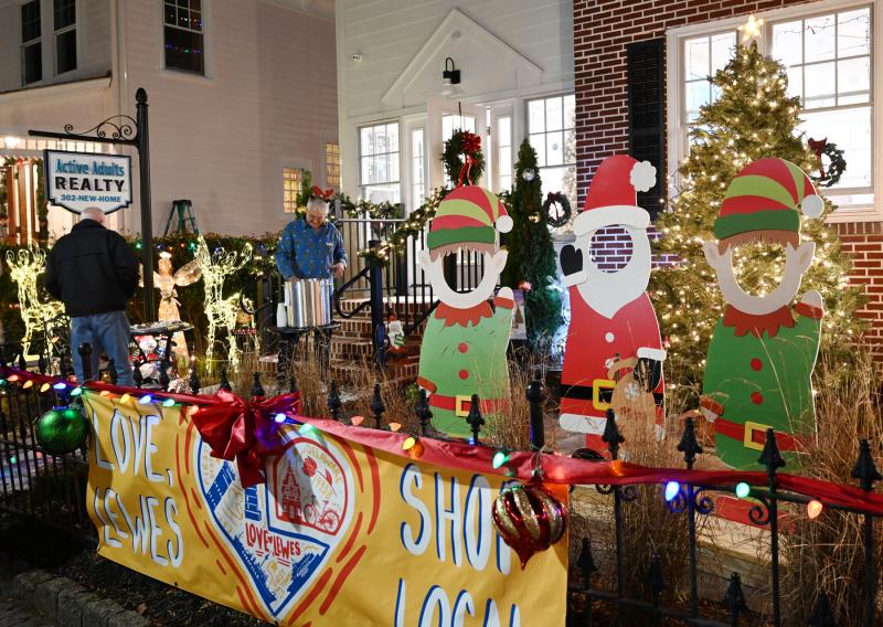 Active Adults Realty owners Bill and Christine Davis set up a fun, interactive display outside their new location on Second Street.