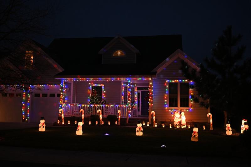 The Leg Lamp Award winner is 219 University Drive. An actual leg lamp is on display in the second-floor window to the left.
