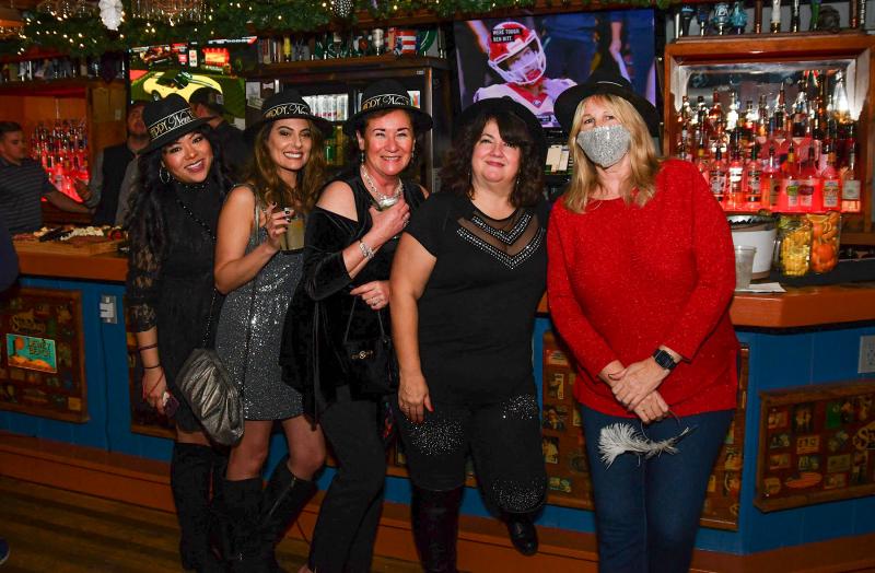 Partying hard at the Starboard are (l-r) Karen Young, Dahlia Yousef, Kathy Booth, Amelia Barnes and Lisa Thorp.