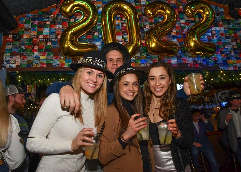 Rocking out at the Starboard are (l-r) Rachel Slaney, Donnie Wright, Gina Dicicco and Allison Dicicco.