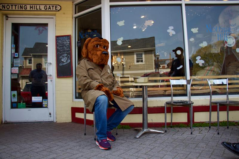 Notting Hill Coffee Roastery didn’t have dog bone-flavored beans, but they did have water for the furry patrolman.