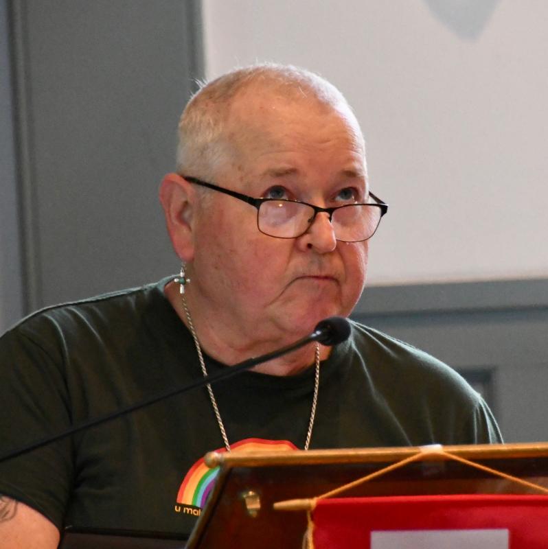 Bill Schatzabel offers readings from Ecclesiastes and Romans during the St. George’s Chapel Memorial Day service.