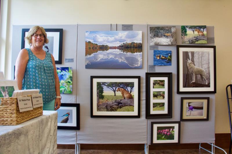 Cynthia Zollman wasn’t selling antiques, but she did tell wonderful stories of how she captured each moment of wildlife wonder.