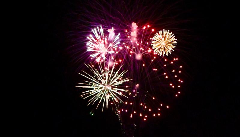 Fireworks light up Delaware Bay