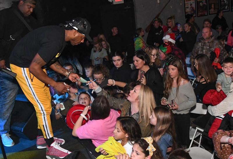 Jimmie Allen stayed until all autographs were signed.