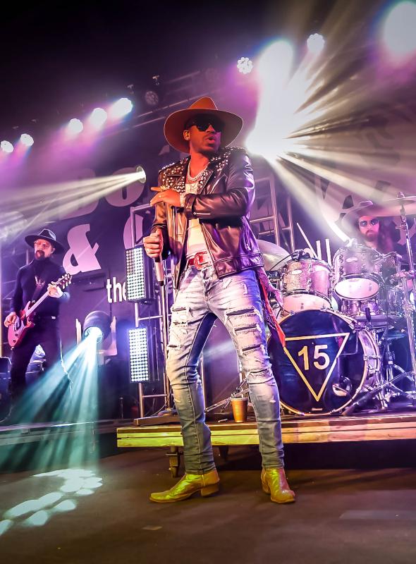 Jimmie Allen sings “Be Alright” and shows what landed him a role on Dancing with the Stars.