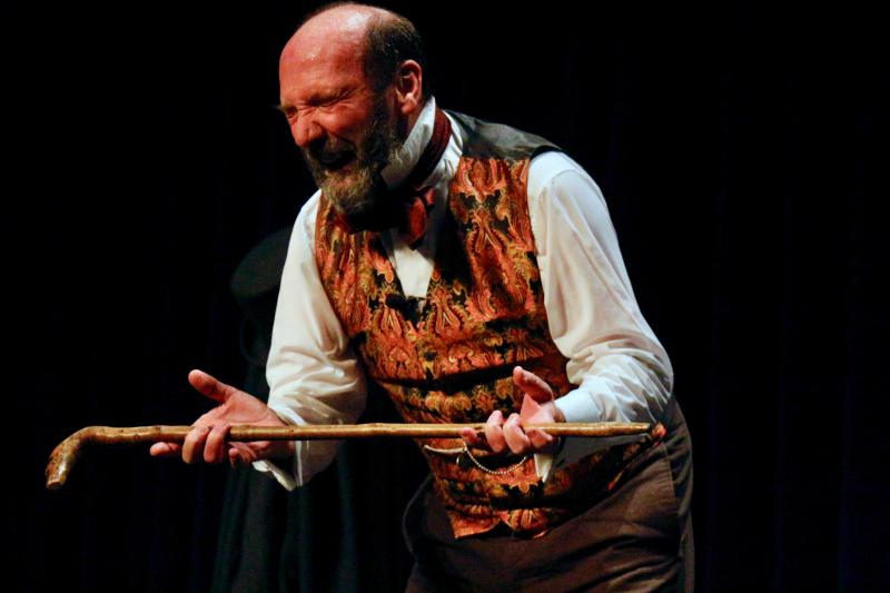 Gerald Dickens showcases his abilities as an actor, specifically with the range of emotions he slides in and out of. Here he shows Bob Cratchit mourns the death of Tiny Tim.