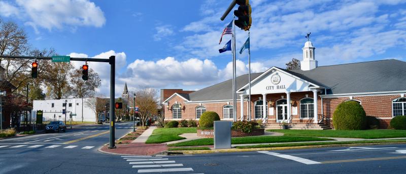 Seaford’s city office is the anchor of its downtown. A streetscape project helped not only provide a landscaped look but also slowed down traffic. RON MACARTHUR PHOTO