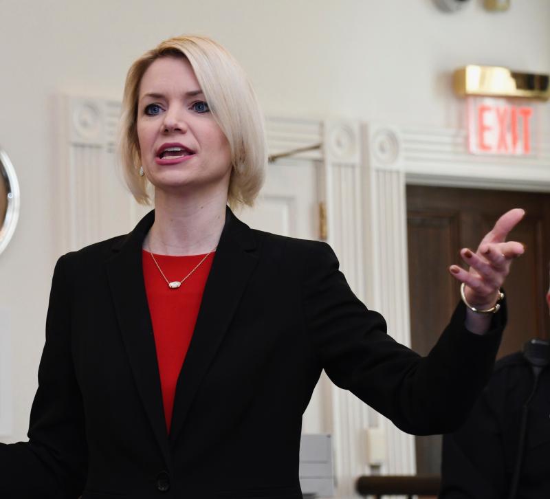 Prosecuting attorney Bliss Soucek, who is actually a real estate attorney, claims that Kris Kringle is a kind, old gentleman who has delusions that he’s Santa Claus.