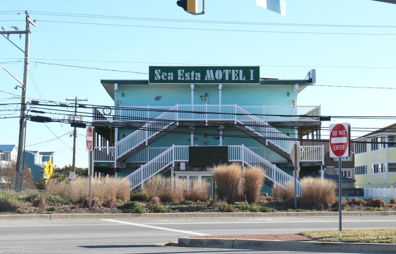 Dewey Beach commissioners voted unanimously April 12 to approve the rezoning of 24 Houston St. from Resort Business-2 to Resort Residential and to amend the comprehensive map accordingly. Plans call for the property’s Sea Esta Motel to be demolished and for three single-family homes to be built on three divided lots. ELLEN DRISCOLL PHOTO