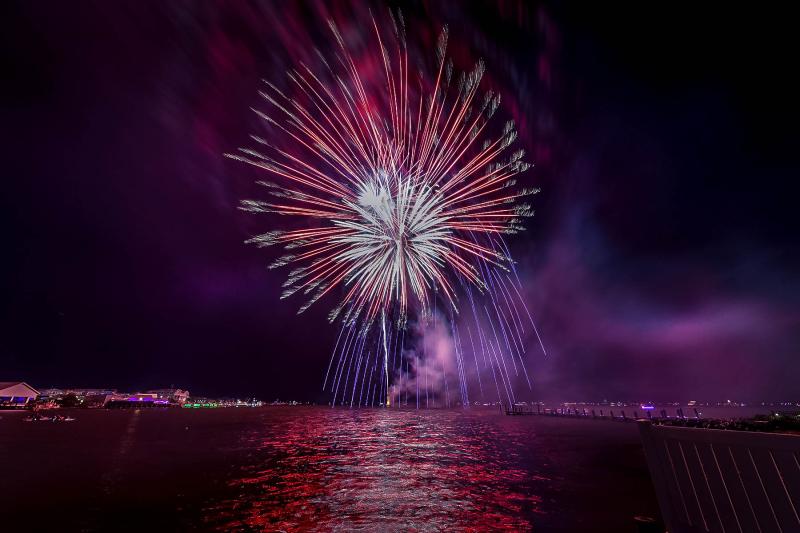 dewey de events july 4th fireworks