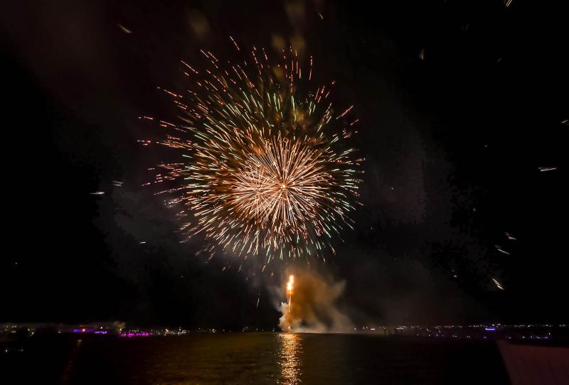 dewey de events july 4th fireworks