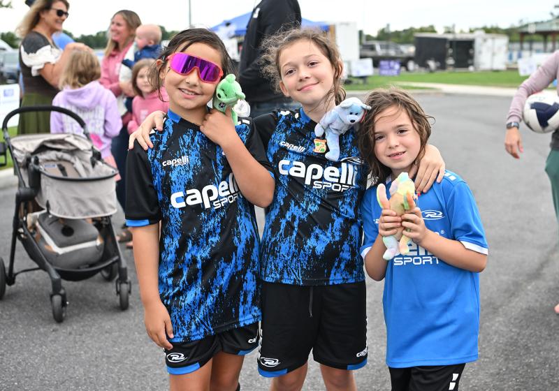 Sharing their smiles and beanie babies are (l-r) Ileaa Meibaum, 9; Lucy Ridgeway, 9; and Isabelle Ridgeway, 6.