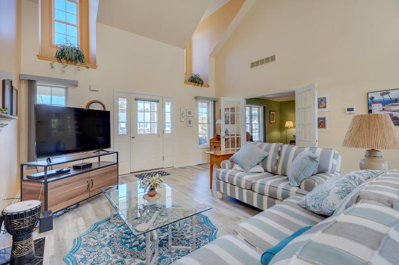 42 Deerfield Ln Delightful, singlelevel residence in Rehoboth Beach