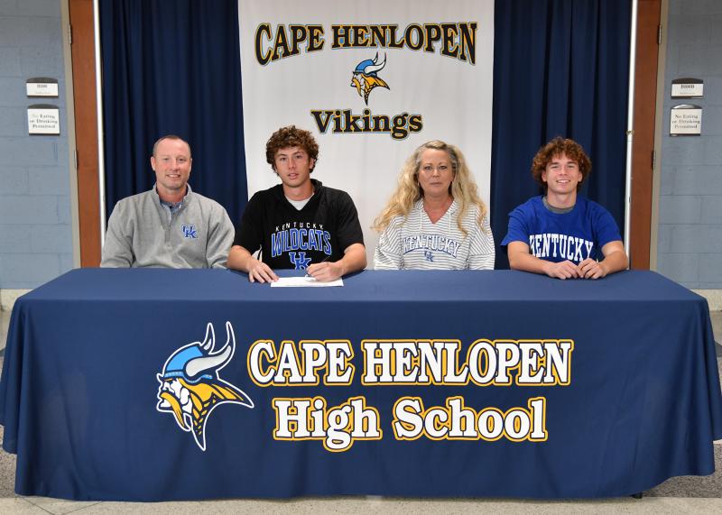 Jase Mitchell signed to be a Kentuckty Wildcat. Shown are (l-r) Paris, Jase, Keri and Liam Mitchell.
