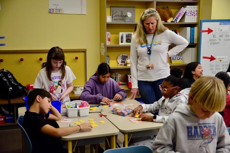 The students participating in the building are Jennifer Hochrein, Maryorie Lux Ixcotoyac, Ruth Musser, Brady Mears, Ruth Musser, Alondra Fuentes, and Corinne Wilkinson.